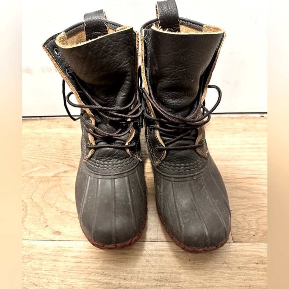 L.L.Bean Boots 8” Bison winter/rain style Size 6